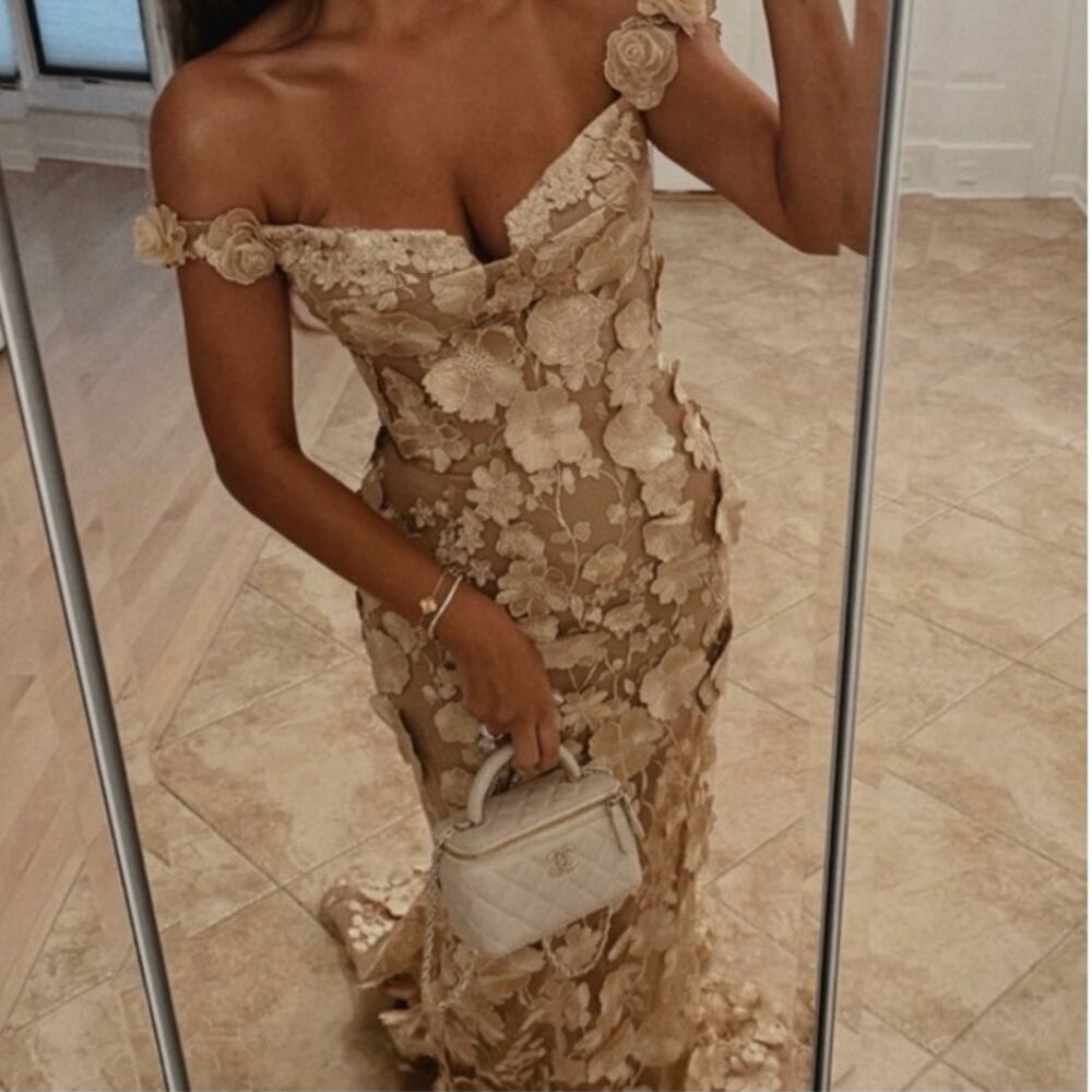 NWT Bronx and Banco Jasmine 3D Floral Off Shoulder Maxi Gown Gold Size S - Picture 16 of 16